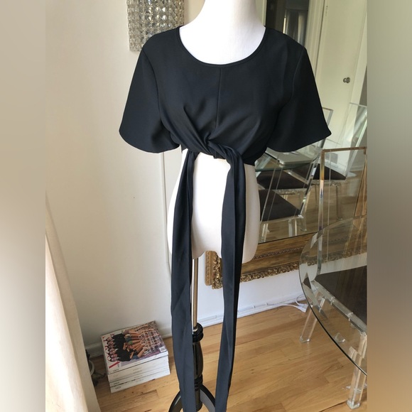 Avec Les Filles Black Tie-Front Crop Top MK - Picture 2 of 6